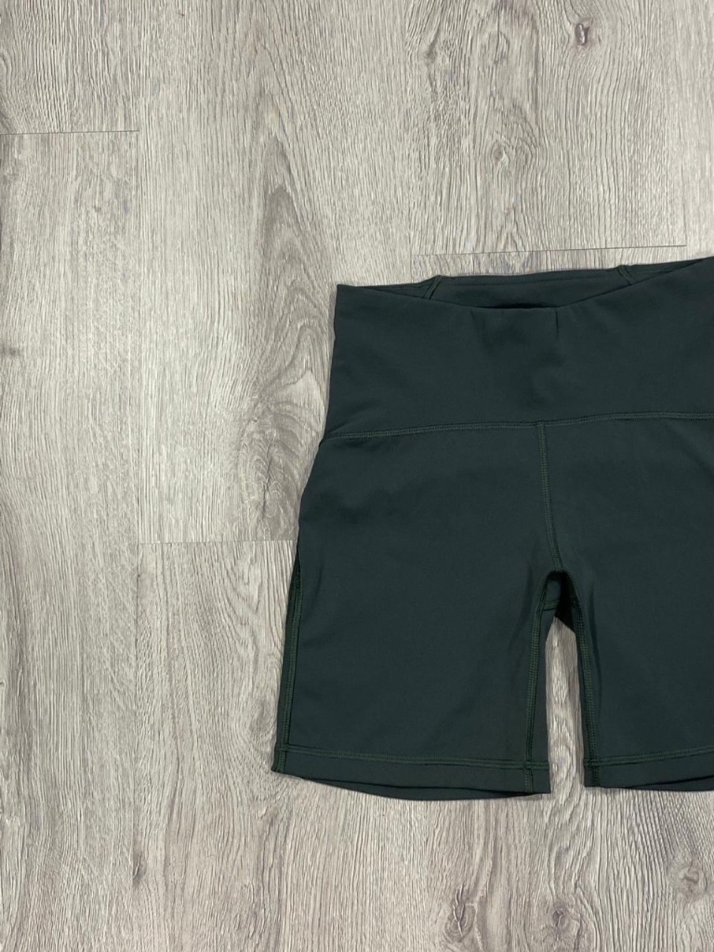 lululemon athletica Women's Black Athletic Shorts - Picture 4 of 7